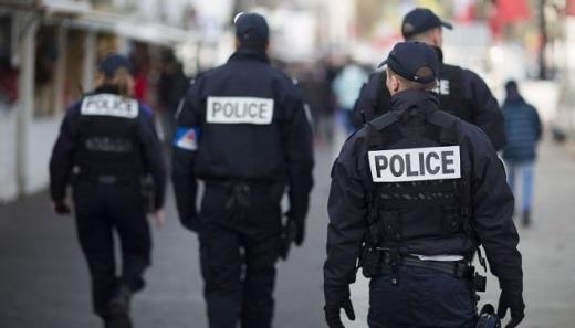 Unknown vandals thrash 14 police cars in Paris suburb 