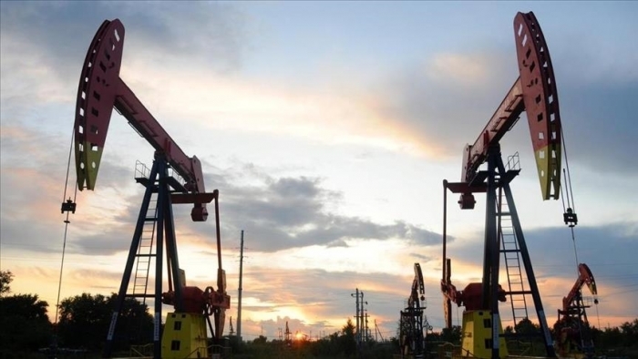 Price of Brent crude oil decreases, while WTI increases