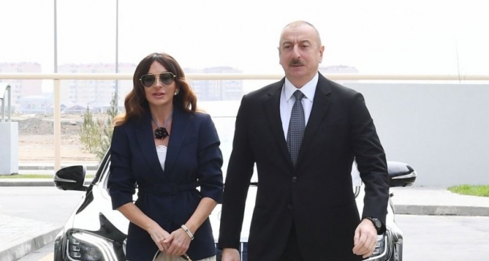 President Ilham Aliyev and first lady Mehriban Aliyeva visited grave of national leader Heydar Aliyev
