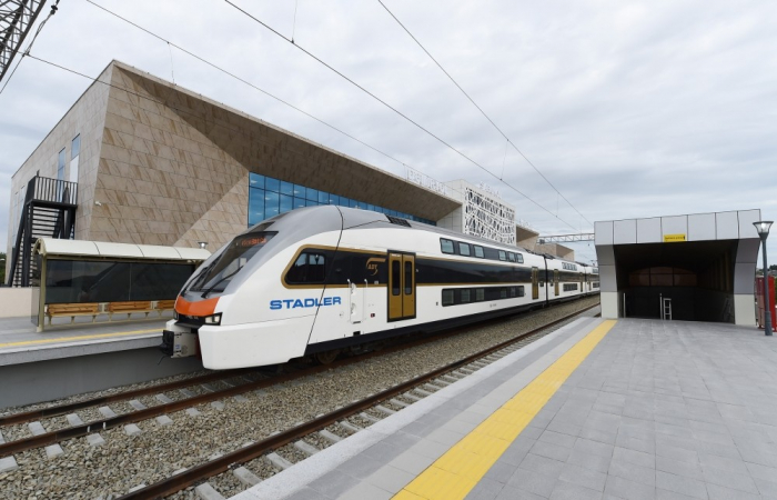 Азербайджан закупит 10 новых поездов