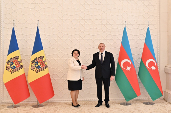  Молдавия пытается заменить российский газ азербайджанским  -   ИНТЕРВЬЮ  
