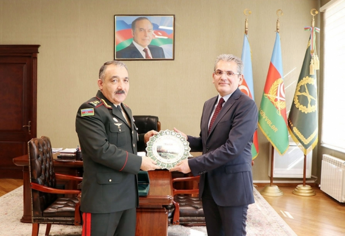 Azerbaijan, Turkiye discuss bilateral military cooperation