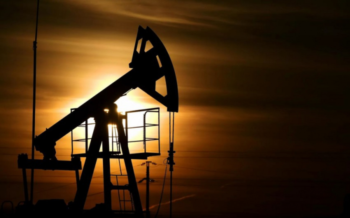 Азербайджанская нефть незначительно подешевела

