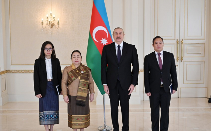 Президент Ильхам Алиев принял верительные грамоты новоназначенного посла Лаоса в Азербайджане
