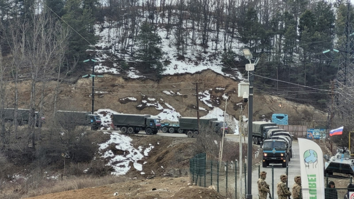 Lachin- Khankendi road: Another convoy of Russian peacekeepers move through protest area without hindrance