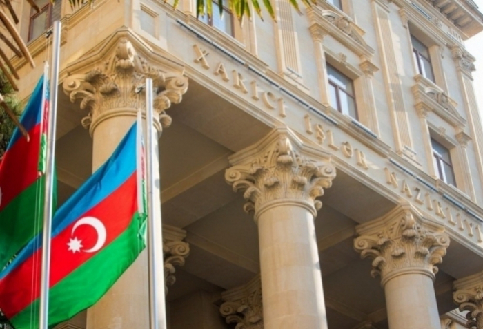 МИД Азербайджана осудил поставки Францией бронемашин в Армению