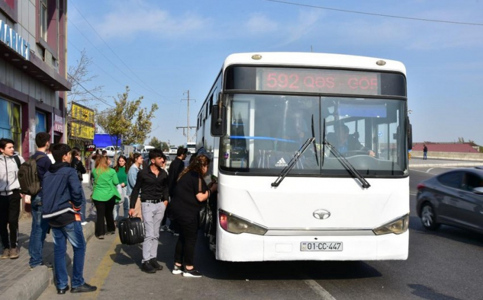В Баку еще две маршрутные линии перешли на безналичную оплату
