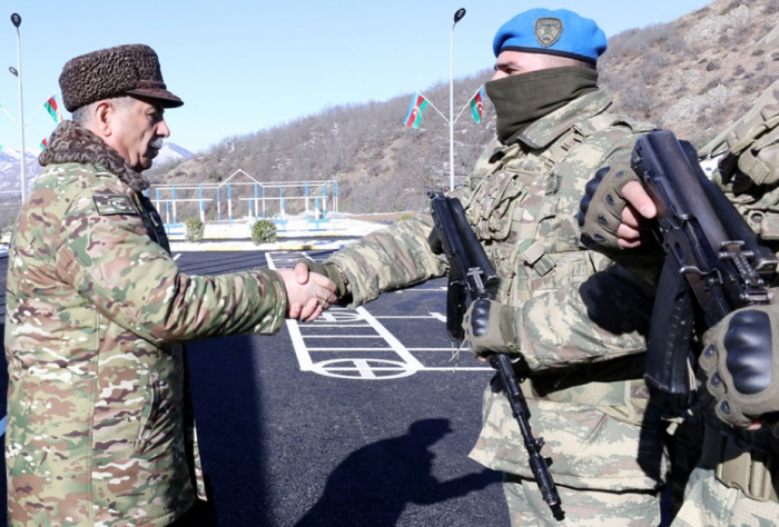 Министр обороны встретился с военнослужащими, несущими службу на освобожденных территориях