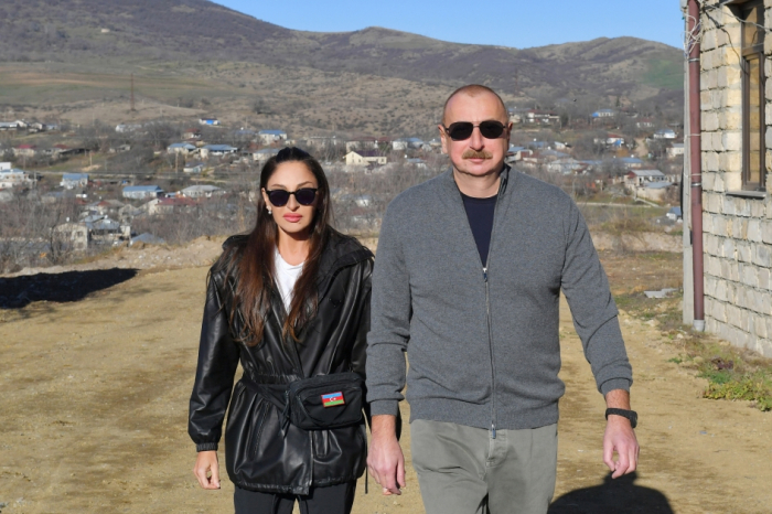 Президент Ильхам Алиев и первая леди Мехрибан Алиева побывали в поселке Гырмызы Базар Ходжавендского района