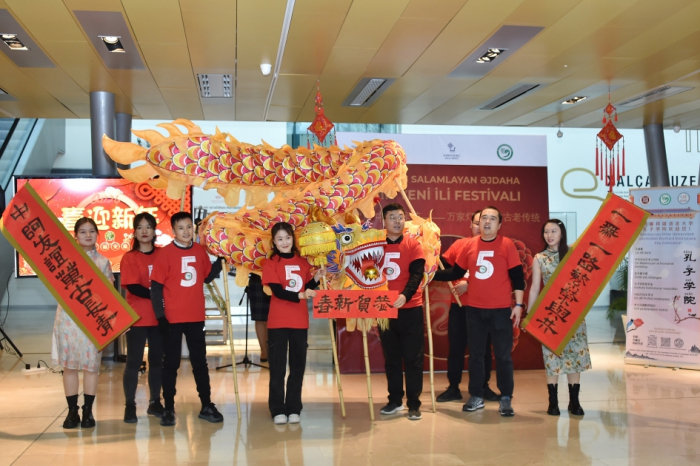 В Национальном музее ковра открылся «Фестиваль Китайского Нового года. Дракон приветствует весну»