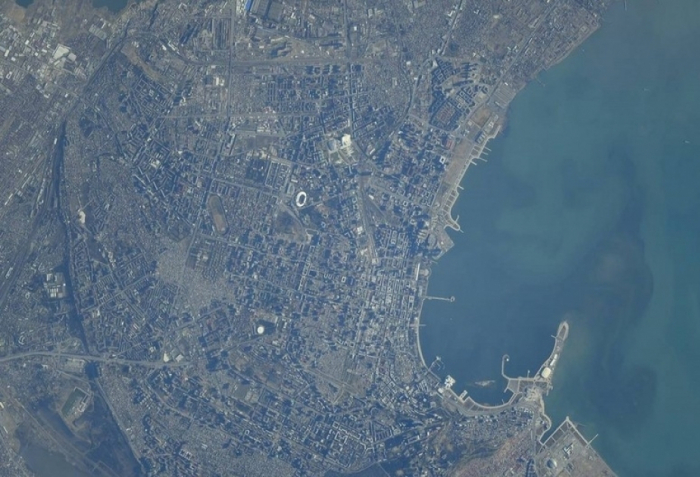 Космонавт сфотографировал Баку с борта МКС
