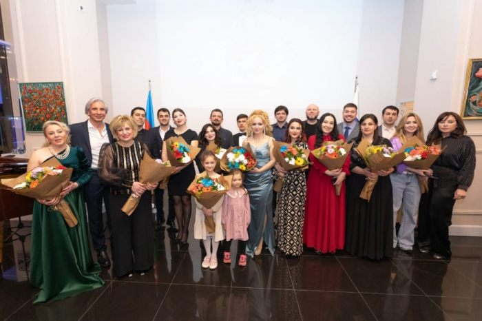 В Русском доме в Баку праздничным концертом отметили Международный женский день