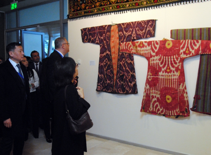 Выставка «Культура одежды и ювелирного искусства тюркских народов» в Азербайджанском национальном музее ковра
