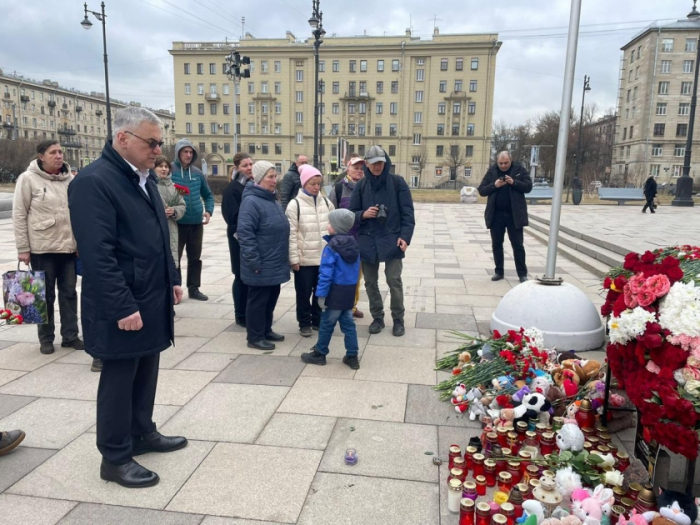 Генеральный консул Азербайджана в Санкт-Петербурге почтил память погибших в результате теракта
