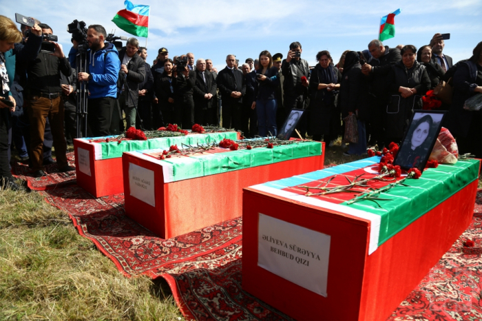 Состоялись похороны 7 жертв Ходжалинского геноцида