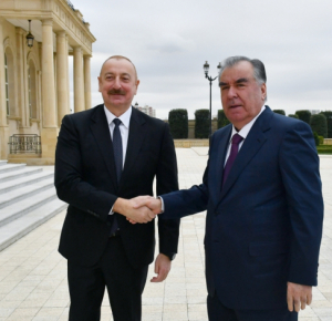 Президент Азербайджана Ильхам Алиев встретился с Президентом Таджикистана Эмомали Рахмоном<span style=