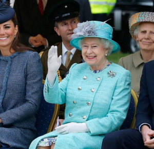Elizabeth II returns to royal duties after husband’s death
