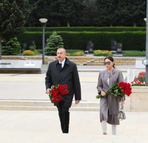 Ilham Aliyev and Mehriban Aliyeva commemorated those who fought against fascism