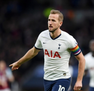 Tottenham left reeling after Harry Kane tells club he wants to leave this summer
