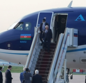 Azerbaijani PM embarks on official visit to Russia