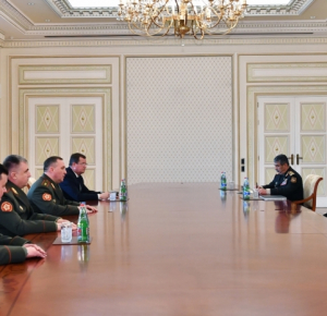 President Ilham Aliyev received Belarus defense minister 