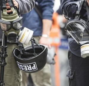 2 journalists killed, 22 injured in Iran bus crash