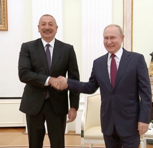 Ilham Aliyev and Vladimir Putin at a meeting in Moscow