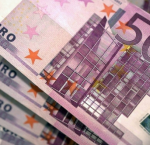 Eurozone manufacturing PMI sees largest drop since April 2020