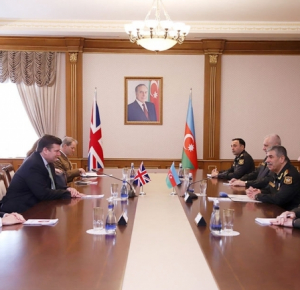 Azerbaijan, UK discuss cooperation in defense sphere