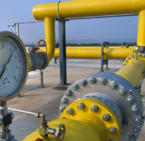 What are the prospects for transporting Turkmen gas to Europe through Azerbaijan