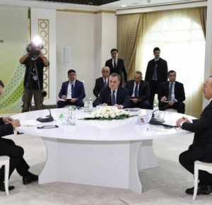 Проходит встреча глав МИД Азербайджана, Турции и Туркменистана
