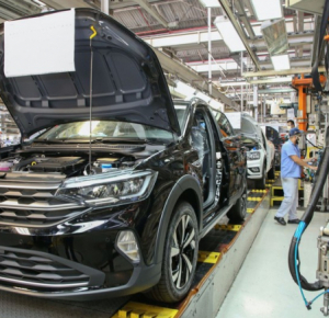 Volkswagen приостановит производство на главном заводе в Германии
