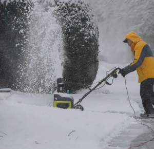 Число погибших в результате снежного шторма в США достигло почти 80