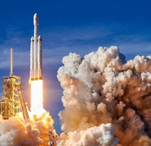 Ракета SpaceX стартовала на орбиту со спутником связи Космических сил США
