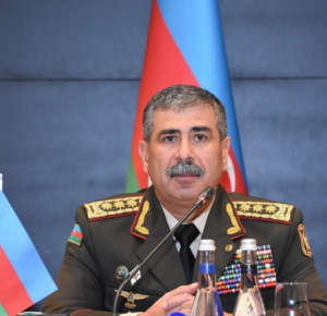 Министр обороны Азербайджана выразил соболезнования Турции
