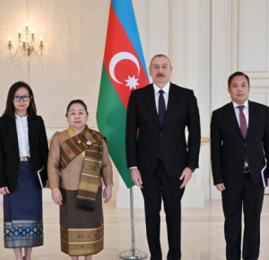 Президент Ильхам Алиев принял верительные грамоты новоназначенного посла Лаоса в Азербайджане
