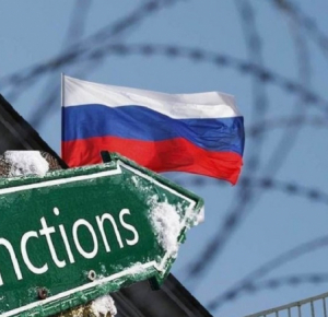 В новый пакет санкций ЕС в отношении России могут войти четыре банка
