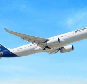 Самолет Lufthansa совершил экстренную посадку в Баку