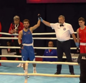 Два азербайджанских боксера начали выступления на чемпионате Европы с победы