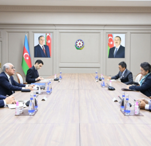 Премьер-министр Али Асадов встретился с исполнительным секретарем Экономической и социальной комиссии ООН для Азии и Тихого океана