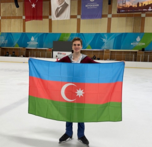 Азербайджанский фигурист занял первое место на международных соревнованиях