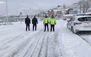 В Лачине сотрудники полиции продолжают осуществлять служебную деятельность в снежную погоду