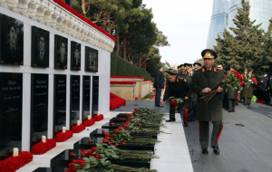 Руководящий состав Министерства обороны посетил Шехидляр хиябаны