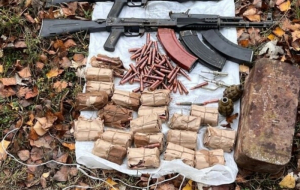 МВД: В Ханкенди обнаружено 12 автоматов различных марок и других боеприпасов