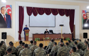 Представители Государственного комитета по работе с религиозными образованиями встретились с военнослужащими