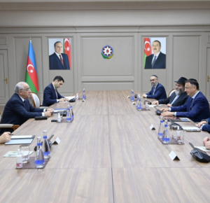 Премьер-министр Али Асадов встретился с президентом Всемирного конгресса бухарских евреев