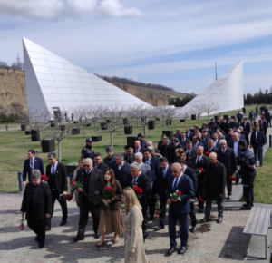 Массовое посещение Губинского мемориального комплекса геноцида