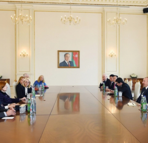 Президент принял сопредседателей и членов правления Международного центра Низами Гянджеви