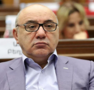 В Армении депутат от правящей партии сложит мандат из-за разногласий с властями